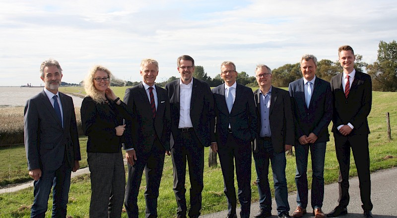 Unterelbe-Hafenchefs tauschen sich in Brunsbüttel über aktuelle Entwicklungen aus und bekräftigen Zusammenarbeit